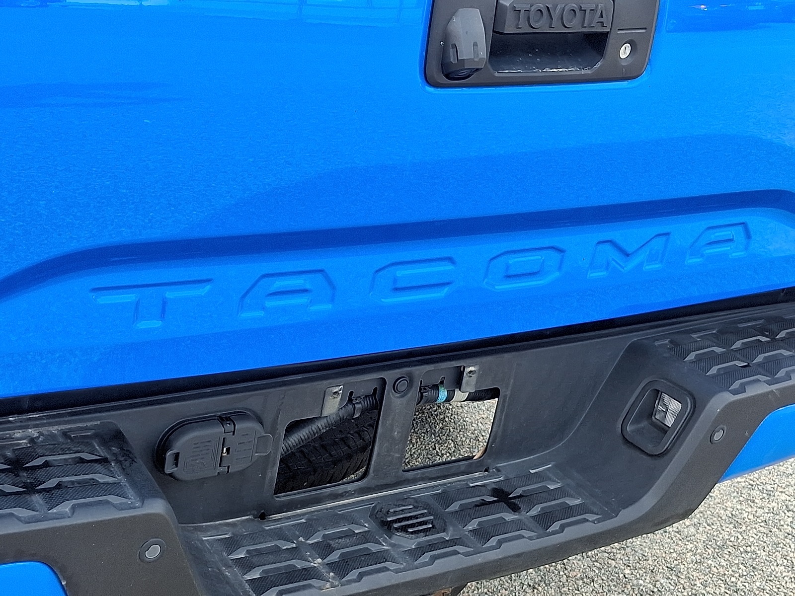 2020 Toyota Tacoma TRD Sport photo 30