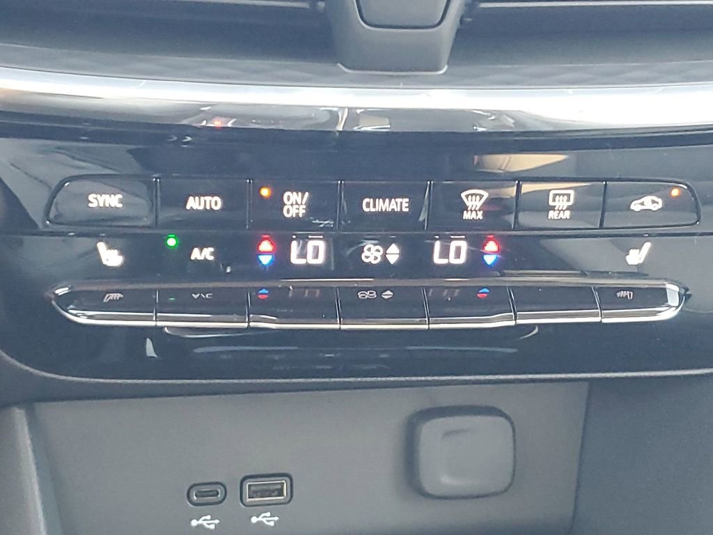 2026 Buick Encore GX Avenir photo 31
