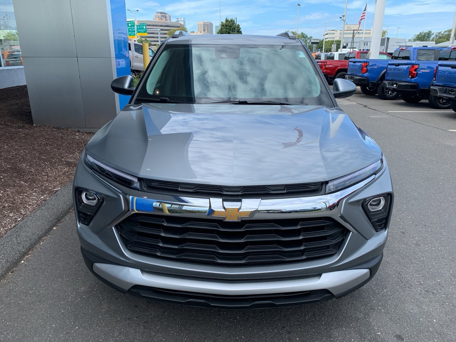 2026 Chevrolet Trailblazer LT photo 2