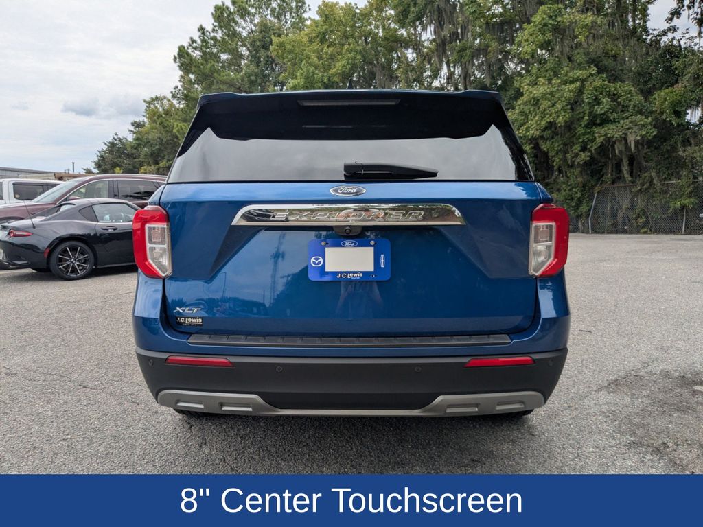 2023 Ford Explorer XLT photo 3