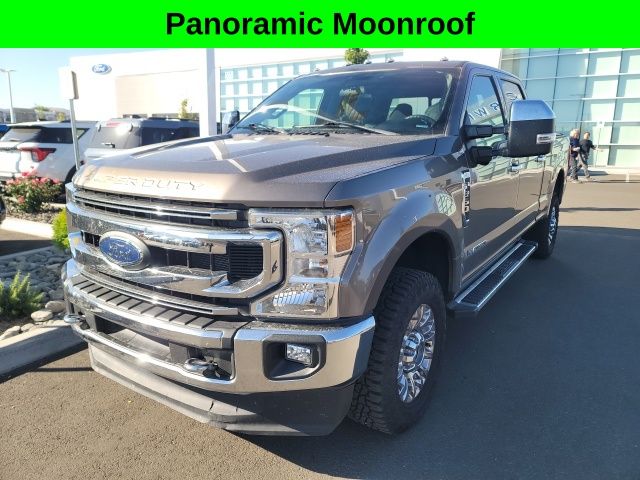 2022 Ford F-350 XLT photo 2