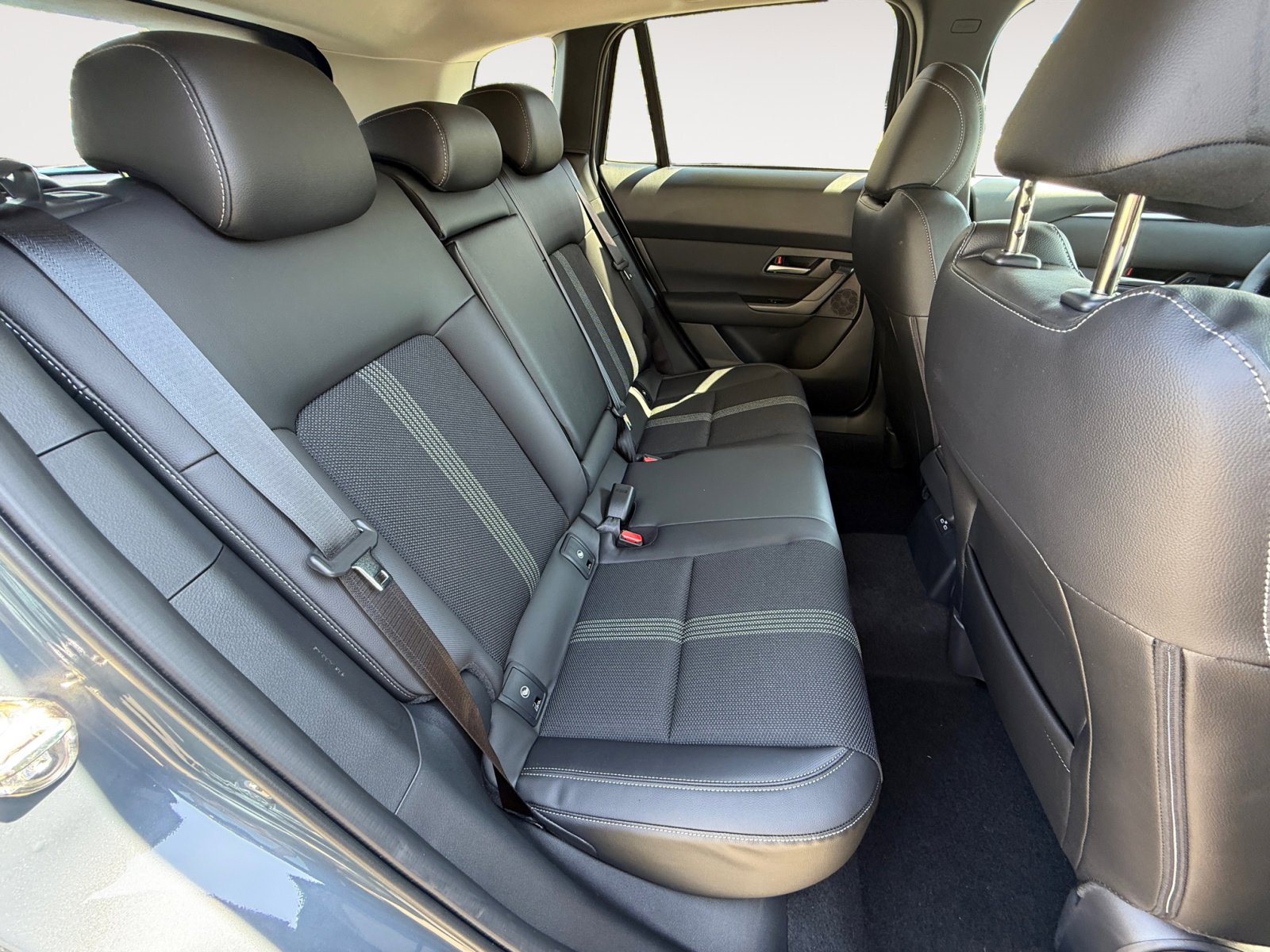 2025 Mazda CX-50 2.5 Select photo 18