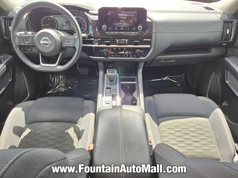 2023 Nissan Pathfinder SV photo 11