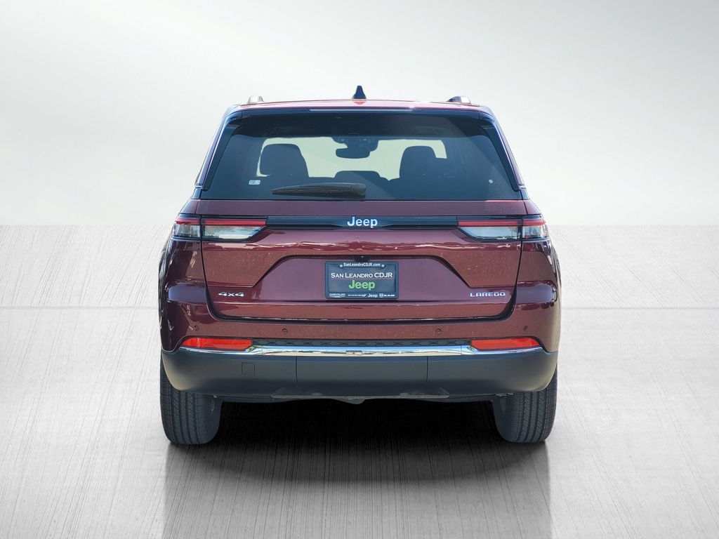 2024 Jeep Grand Cherokee Laredo photo 6