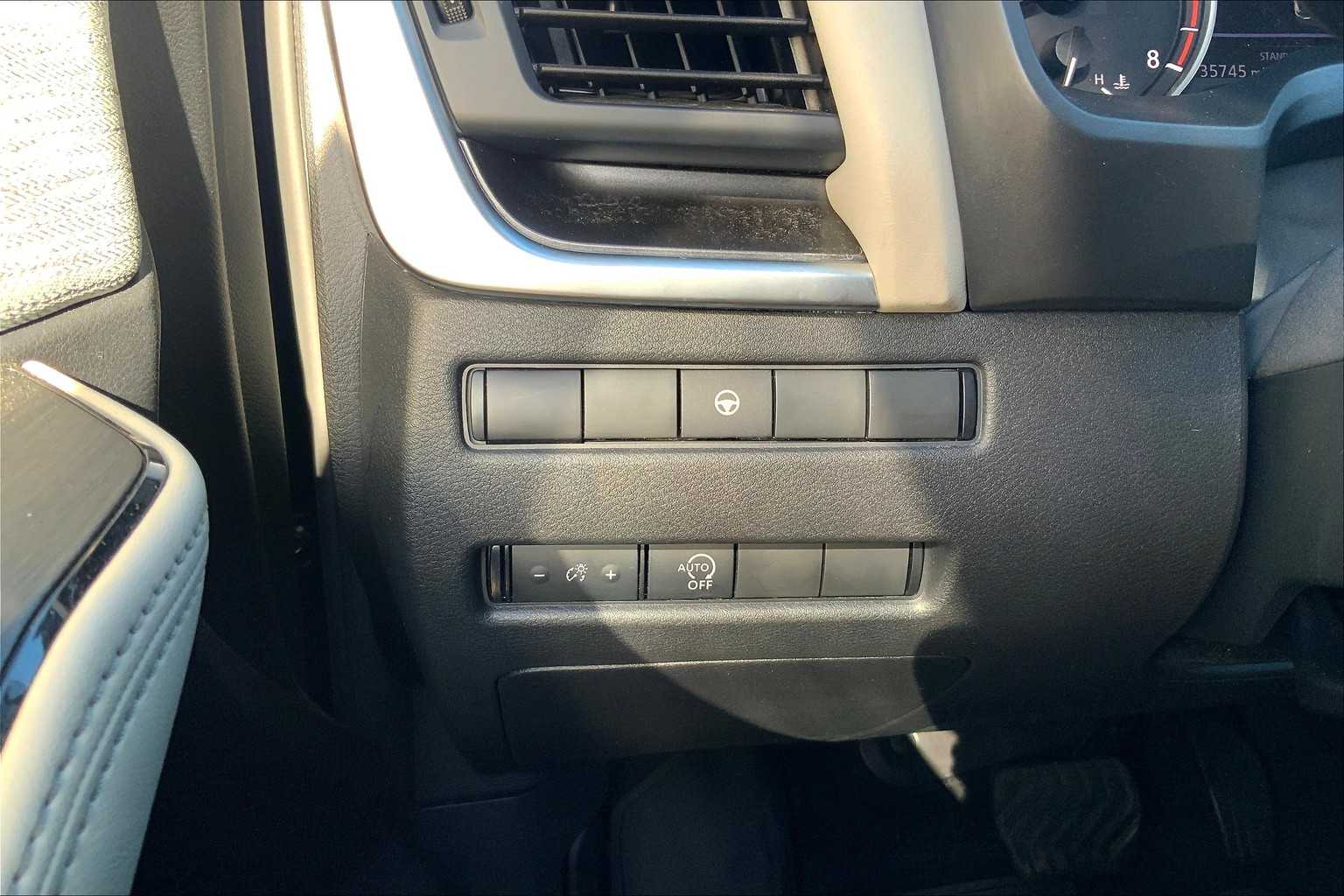 2023 Nissan Rogue SV photo 30