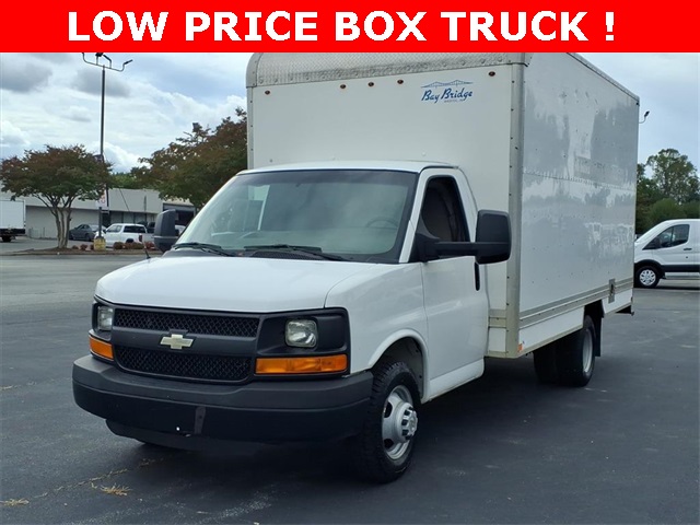 2014 Chevrolet Express 3500 Work Van Cutaway photo 4