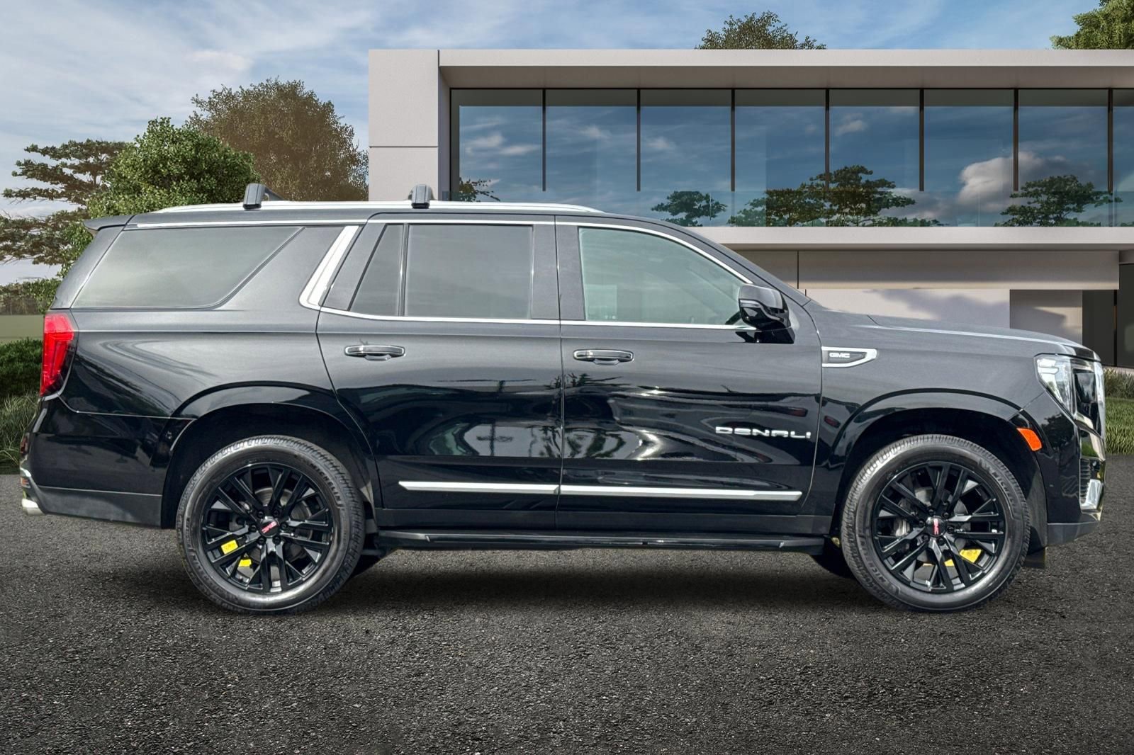 2021 Gmc Yukon Denali photo 2