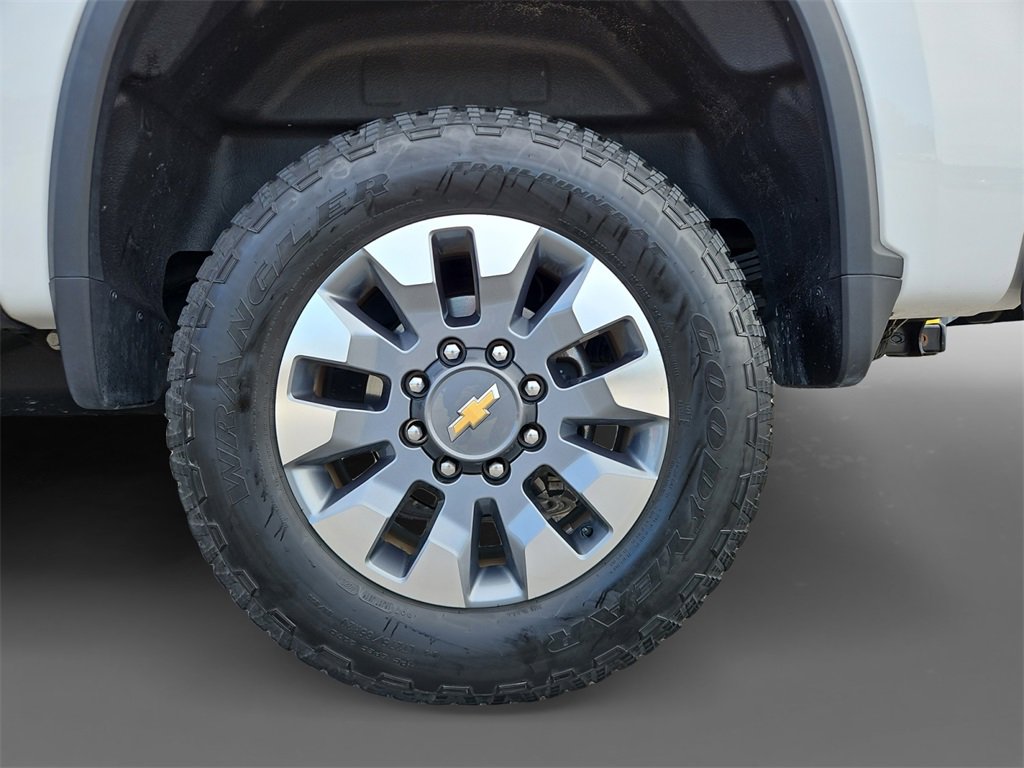 2023 Chevrolet Silverado 2500HD Custom photo 8