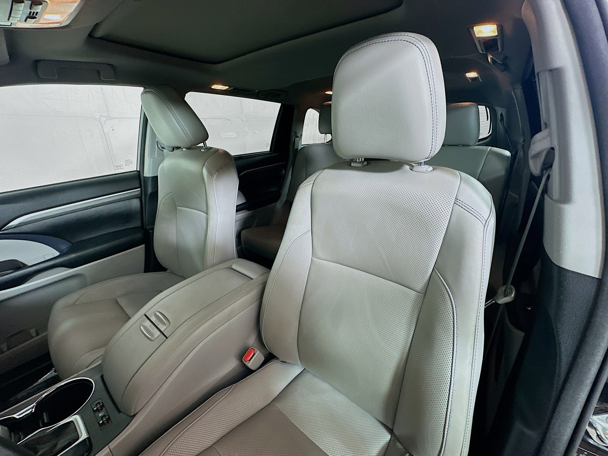 2018 Toyota Highlander Limited photo 19