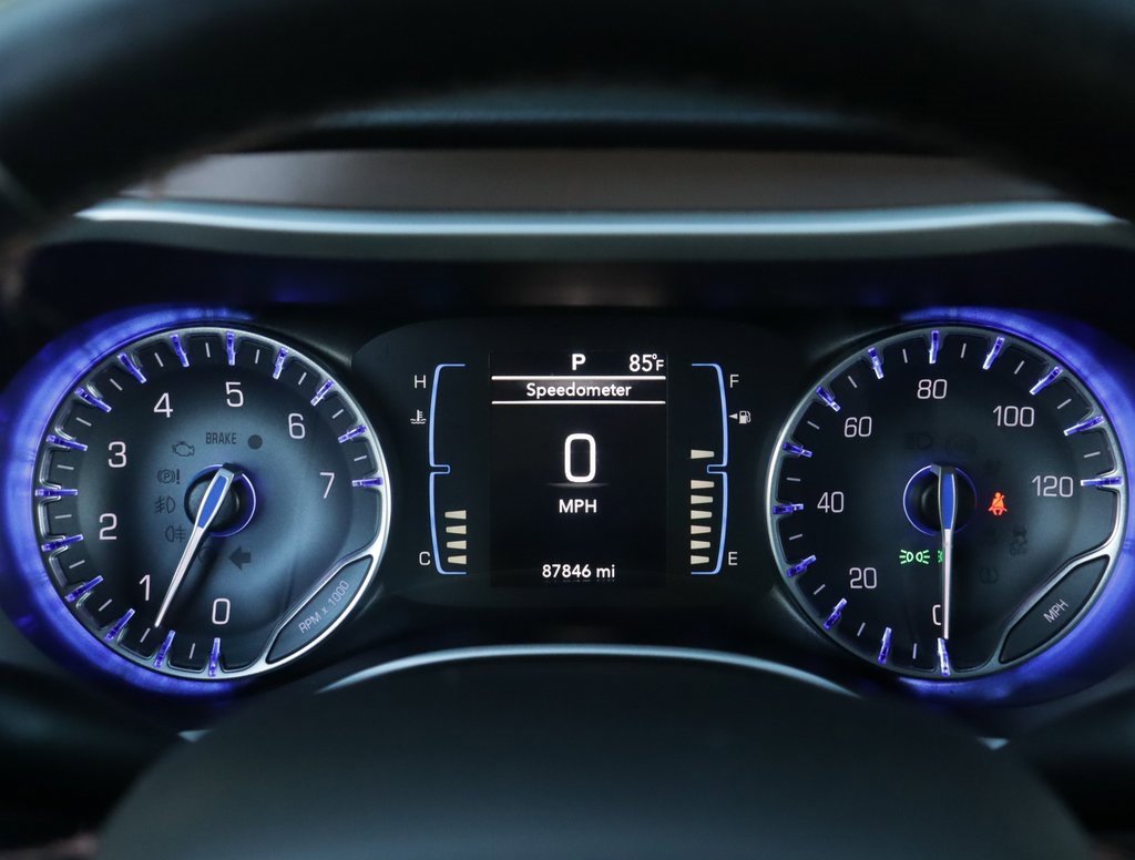 2017 Chrysler Pacifica Touring L photo 12