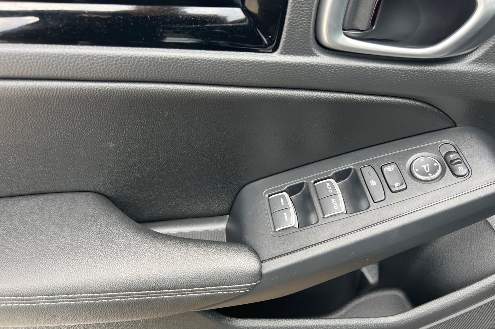 2024 Honda Civic Hatchback EX-L photo 6