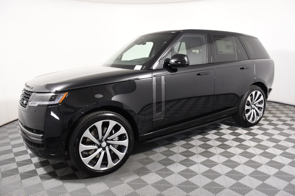 2025 Land Rover Range Rover SE photo 2