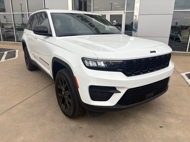 2024 Jeep Grand Cherokee Altitude photo 7