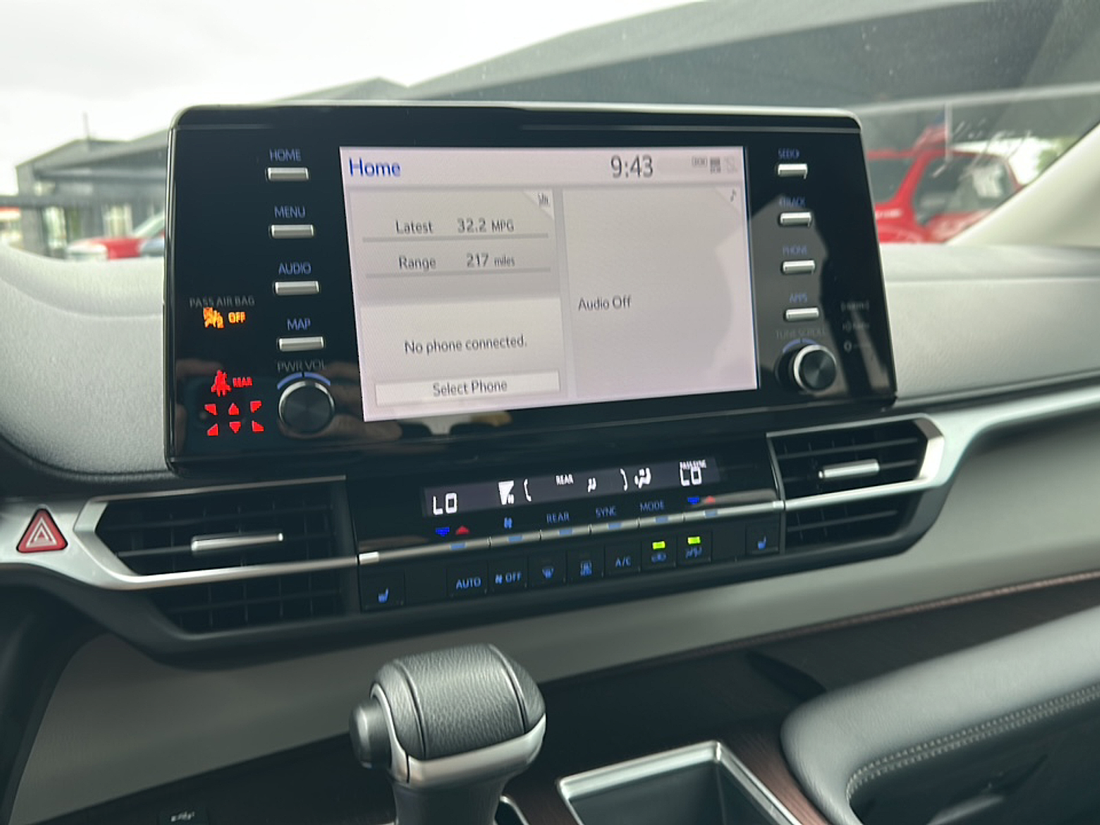 2024 Toyota Sienna XLE photo 22