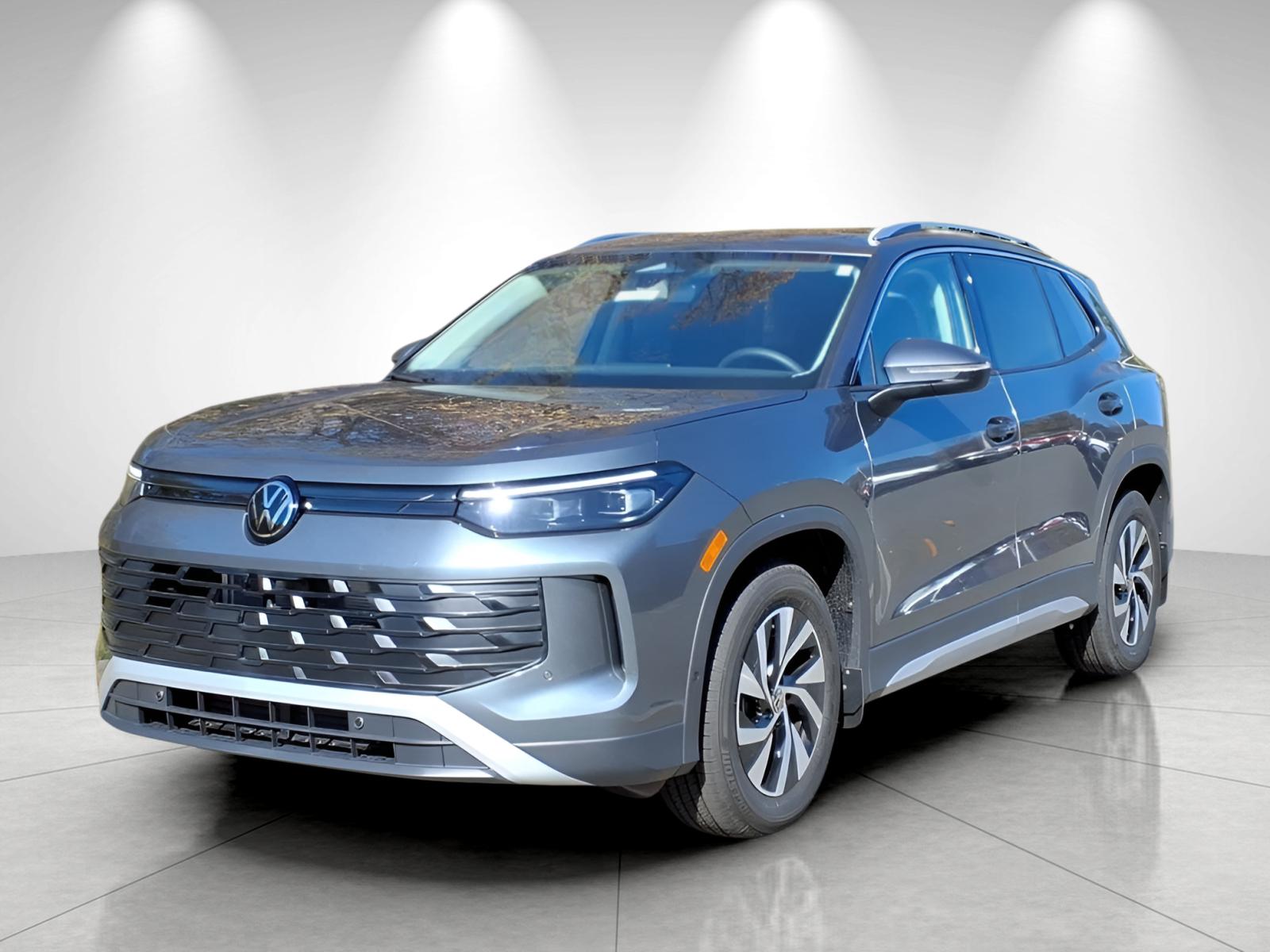 2026 Volkswagen Tiguan S's photo