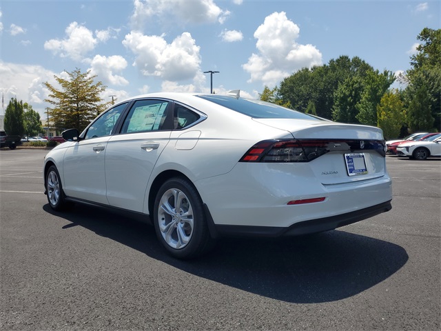 2025 Honda Accord LX photo 5
