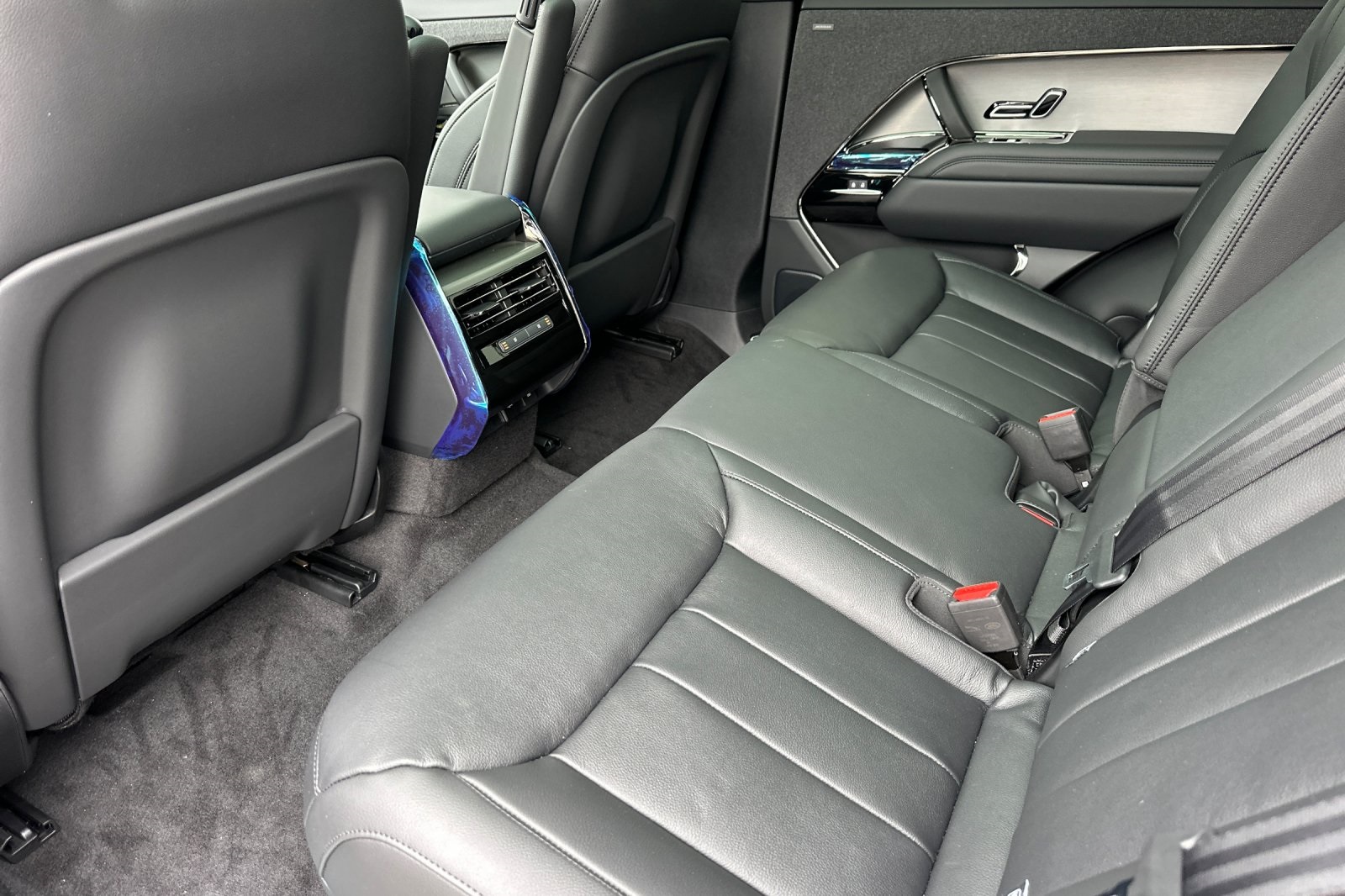 2025 Land Rover Range Rover Sport P360 S photo 26