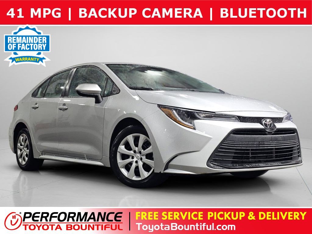 2024 Toyota Corolla LE's photo