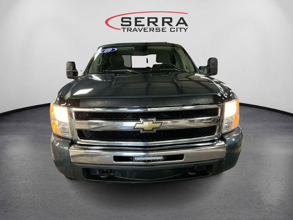 2009 Chevrolet Silverado 1500 LT photo 2