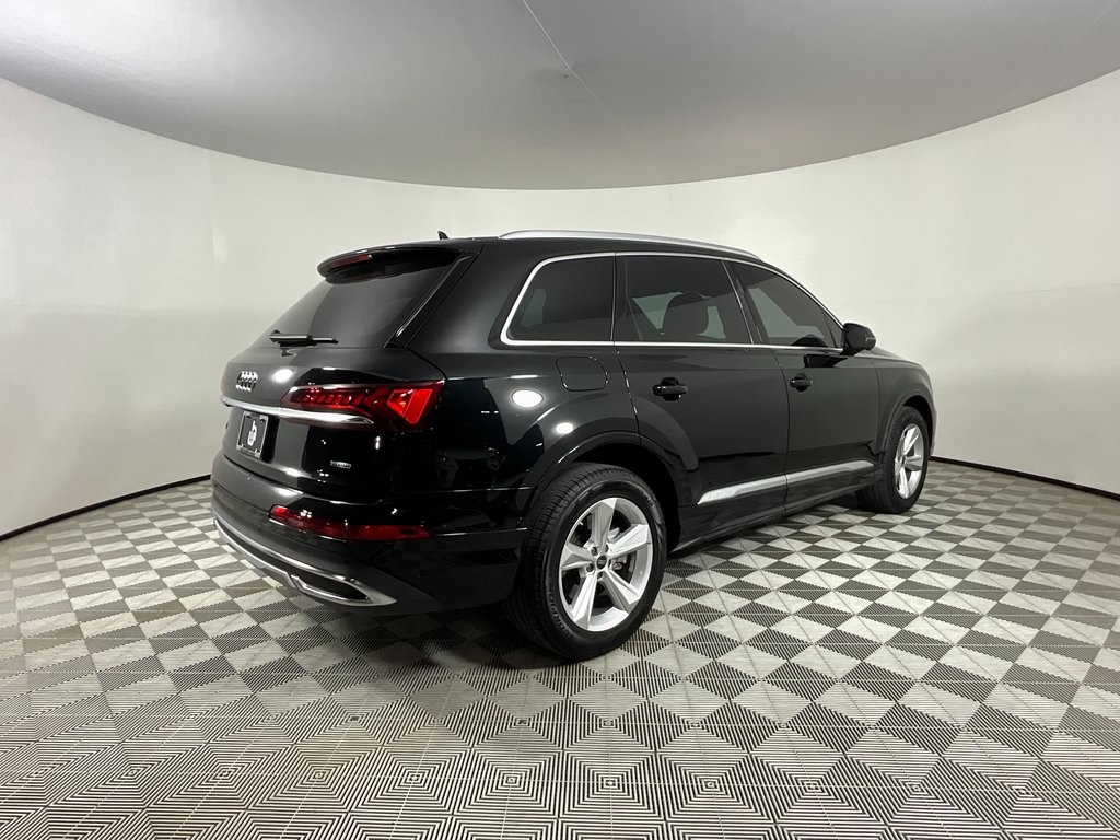 2023 Audi Q7 45 Premium Plus photo 4
