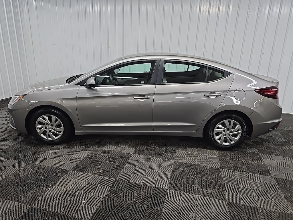 2020 Hyundai Elantra SE photo 5