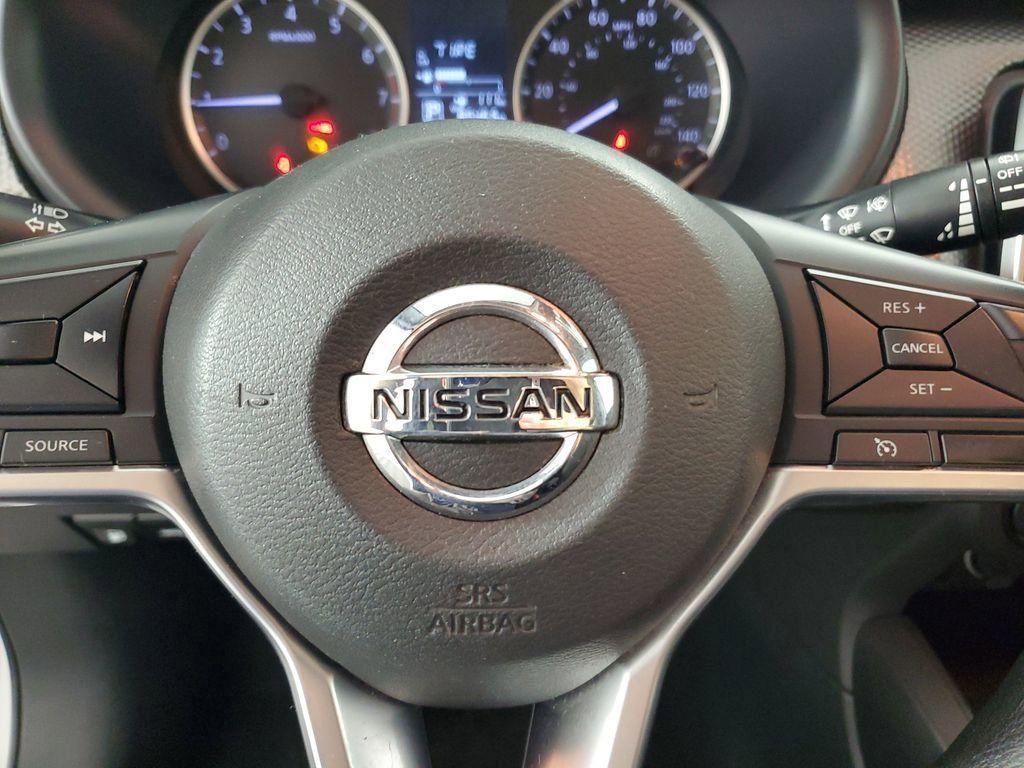 2020 Nissan Kicks S photo 18