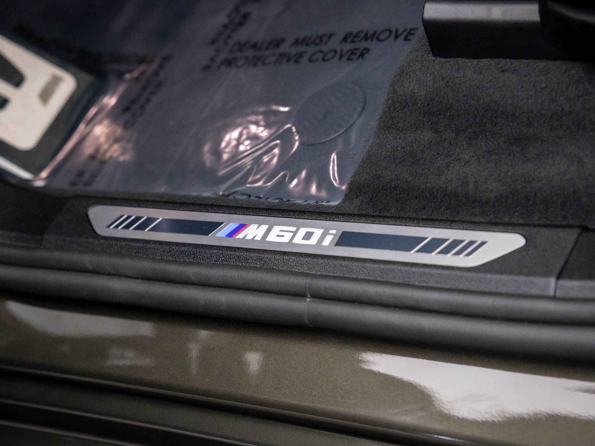 New 2026 Manhattan Green Metallic BMW M60i image 15