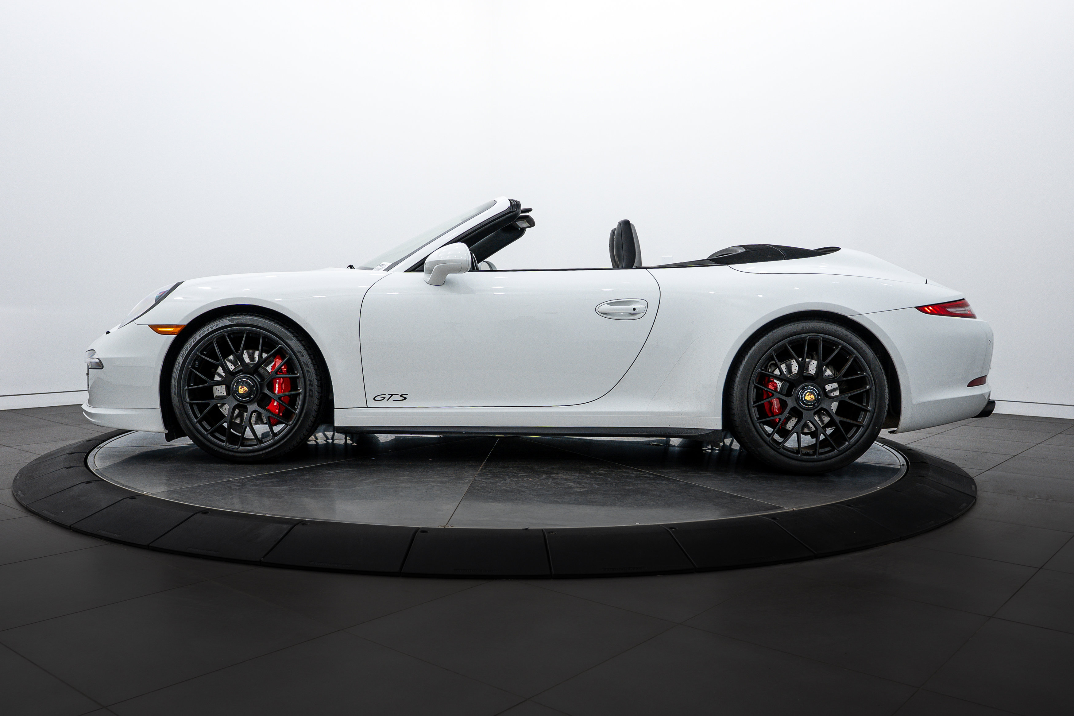 2015 Porsche 911 4S GTS photo 2