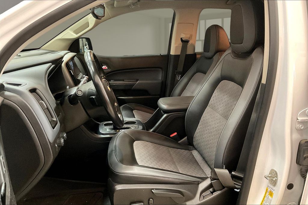 2017 Chevrolet Colorado Z71 photo 23