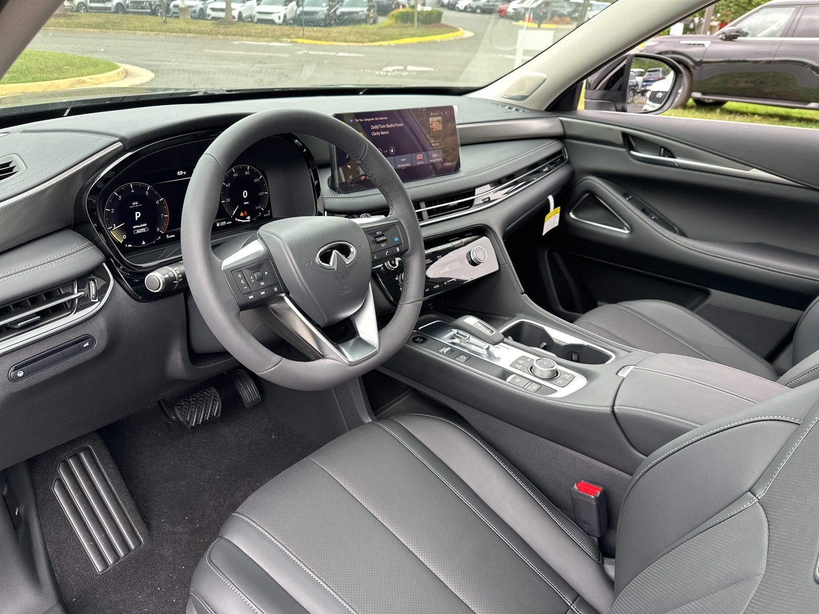 2026 Infiniti QX60 Luxe AWD photo 12