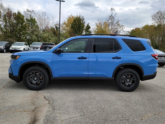 2025 Honda Pilot TrailSport photo 3