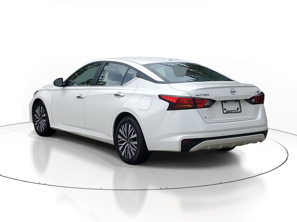 2023 Nissan Altima 2.5 SV photo 3