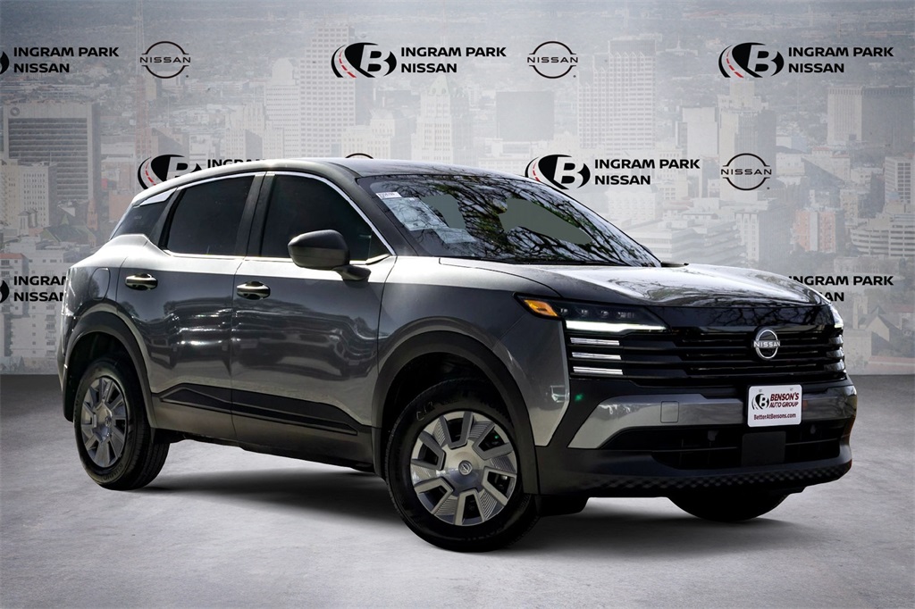 2026 Nissan Kicks S's photo