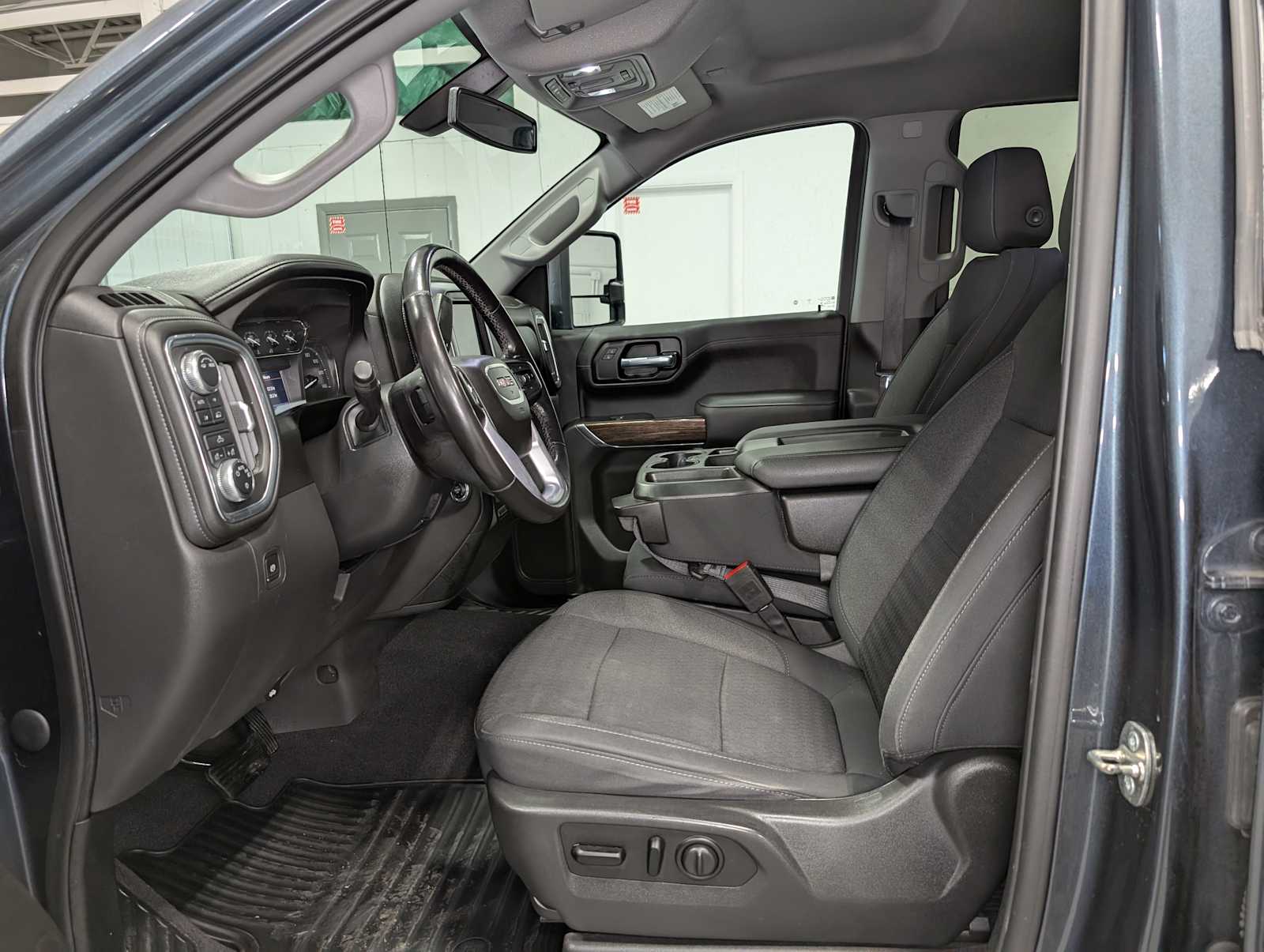 2020 Gmc Sierra 1500 SLE photo 4