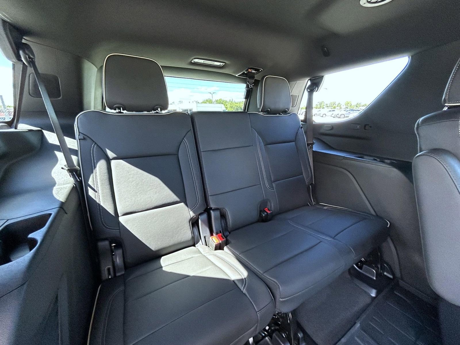 2025 Chevrolet Tahoe Premier photo 19