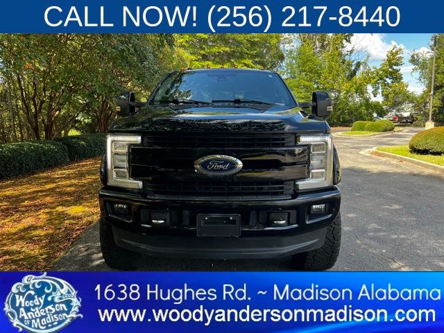 2018 Ford F-250 Lariat photo 2