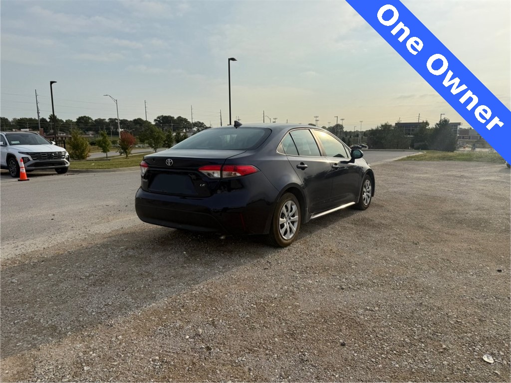 2023 Toyota Corolla LE photo 4