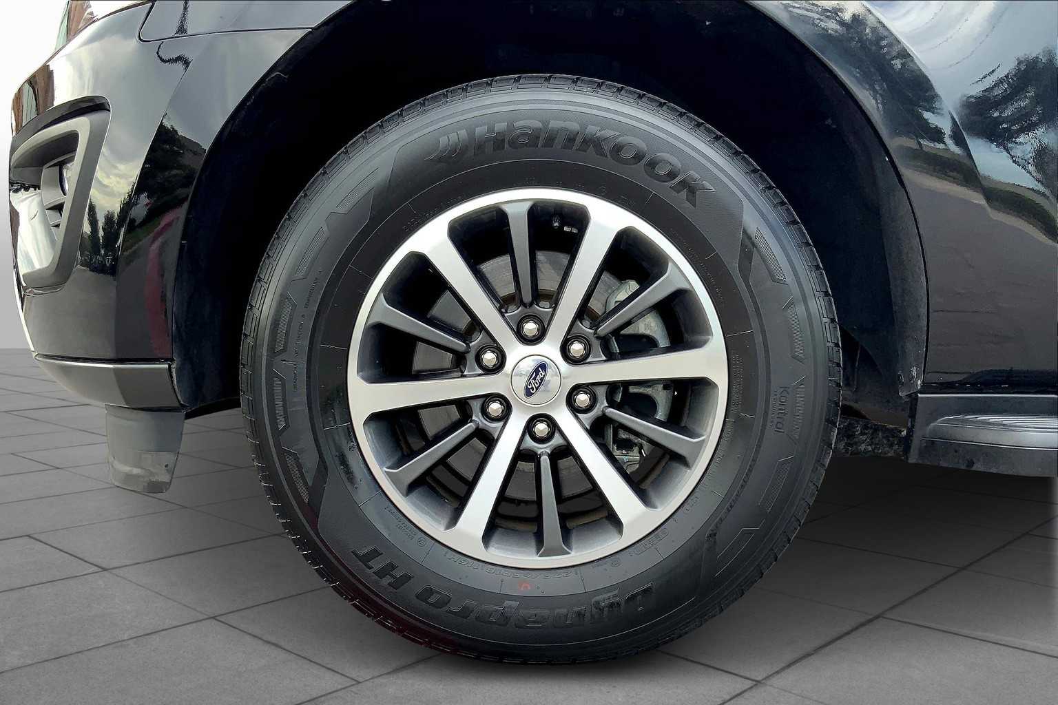 2021 Ford Expedition XLT photo 10