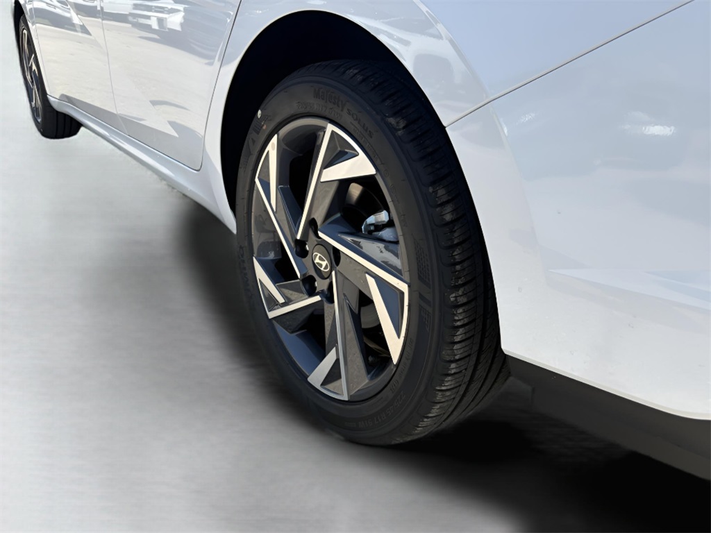 2025 Hyundai Elantra SEL Sport photo 9