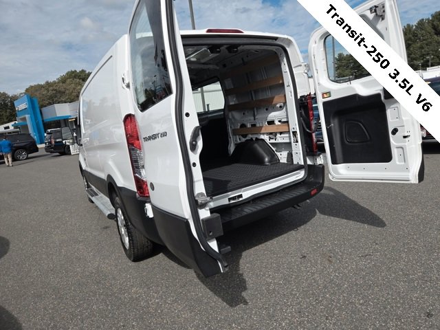 2024 Ford Transit Cargo Van photo 5