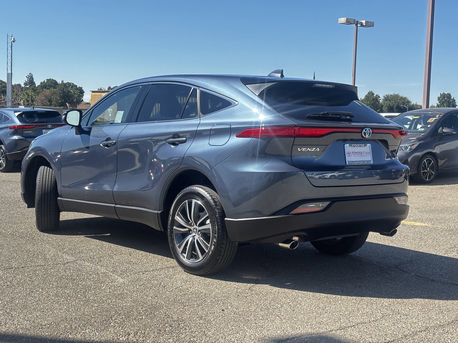 2024 Toyota Venza LE photo 24