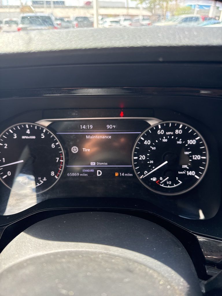 2022 Nissan Pathfinder S photo 2