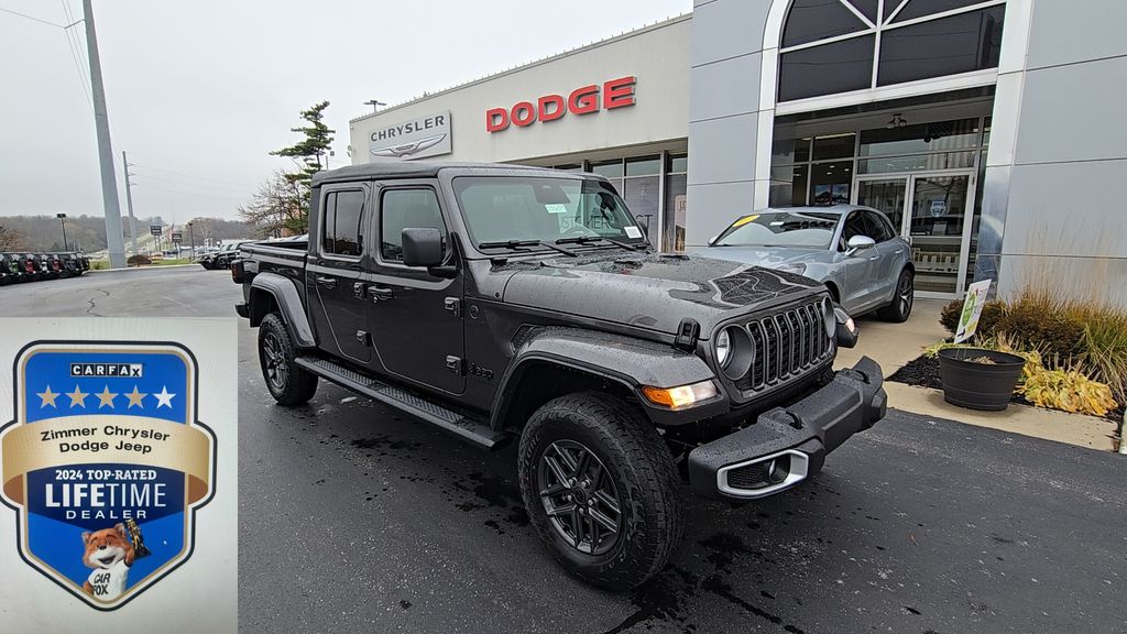 2026 Jeep Gladiator Sport S's photo