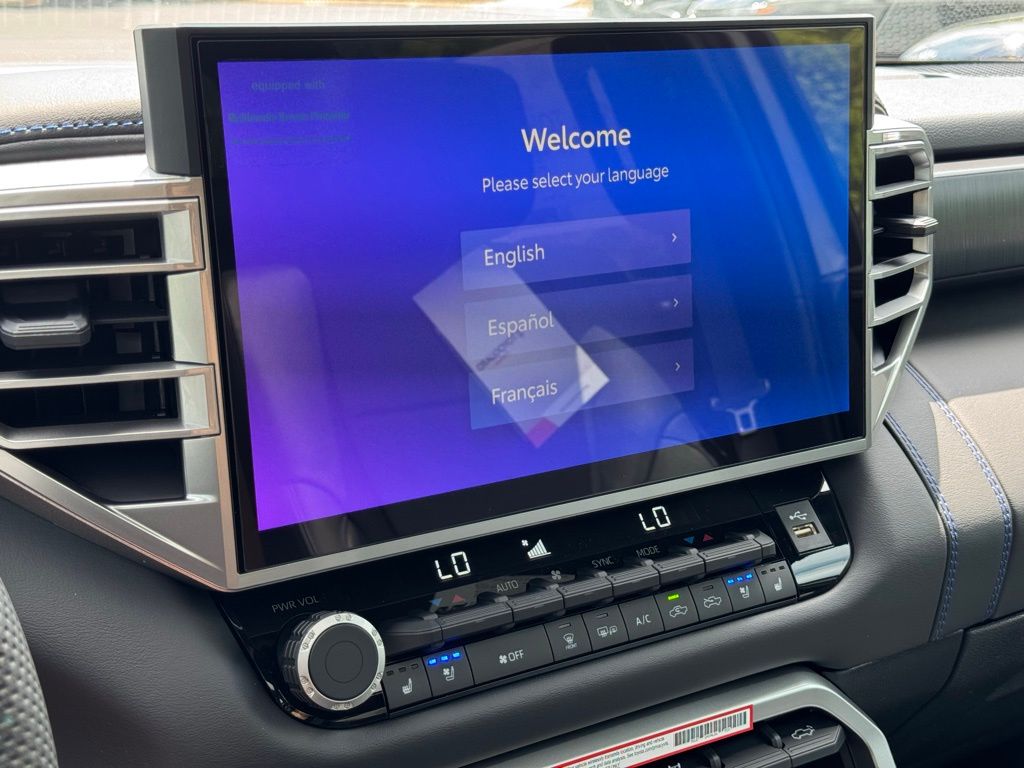 2025 Toyota Tundra Platinum CrewMax photo 24