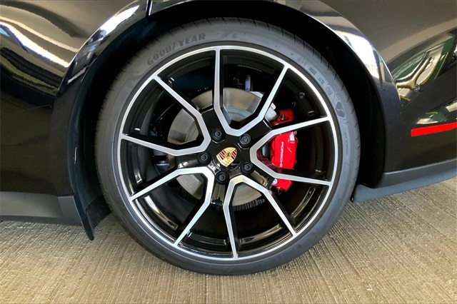 2025 Porsche Taycan 4S photo 24
