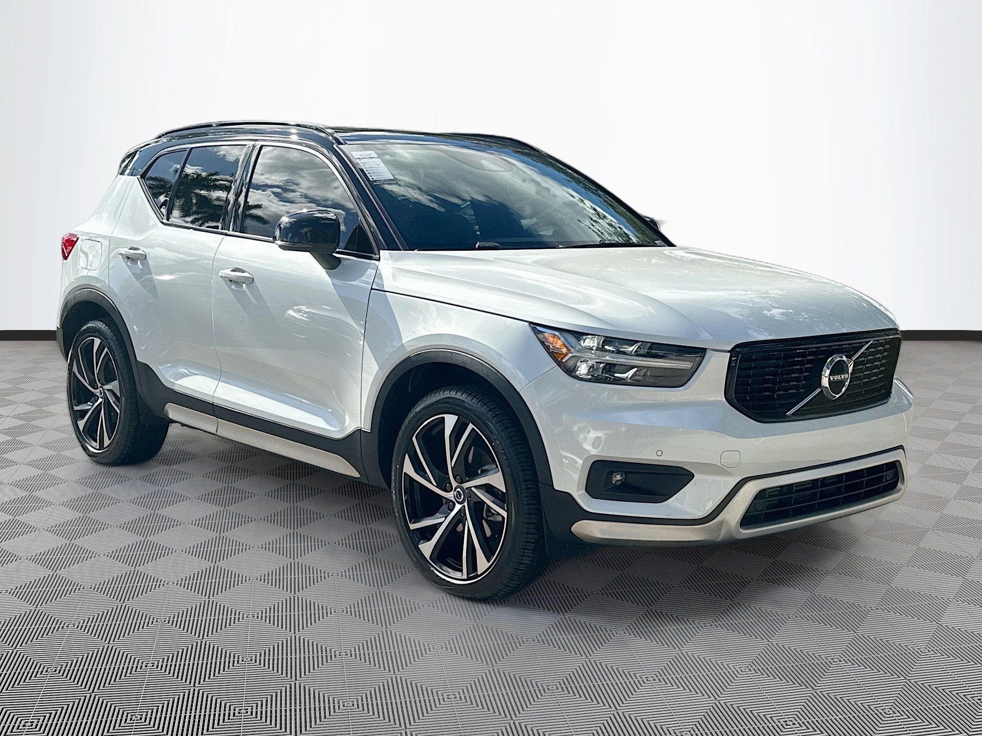 2021 Volvo XC40 R-Design