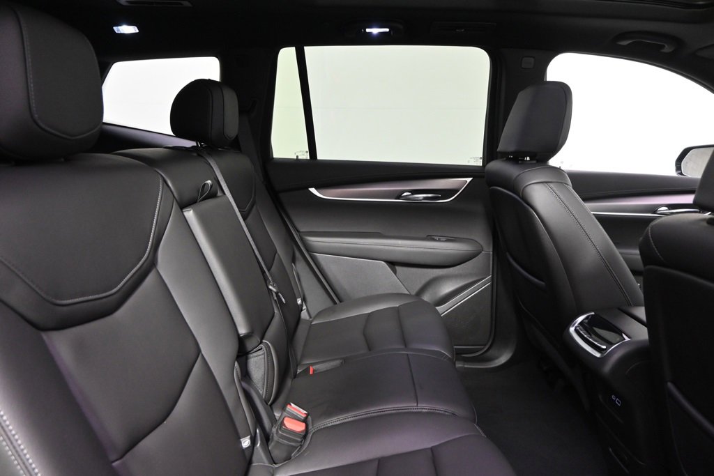 2025 Cadillac XT6 Luxury photo 12