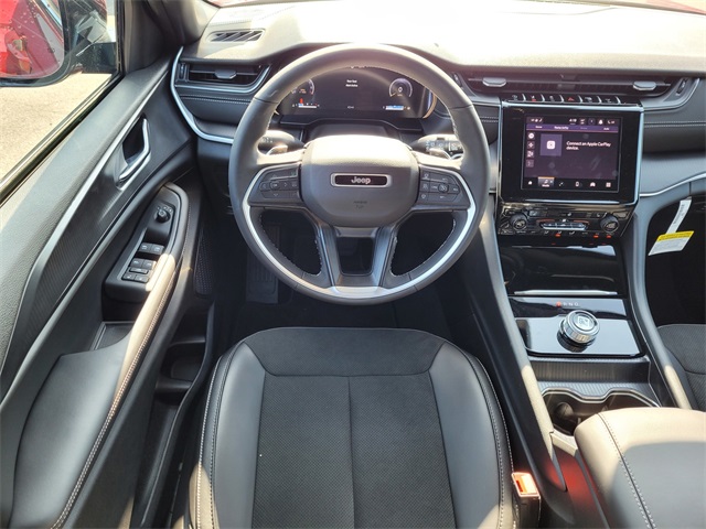 2025 Jeep Grand Cherokee Altitude photo 6