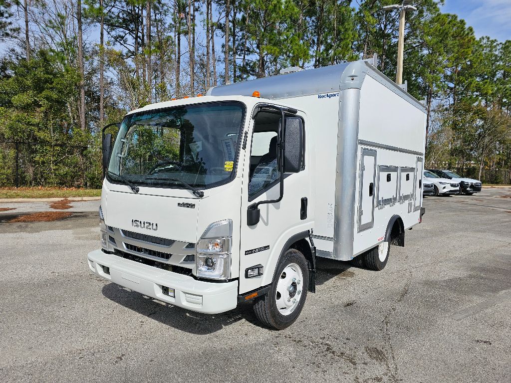 2024 Isuzu NPR HD's photo