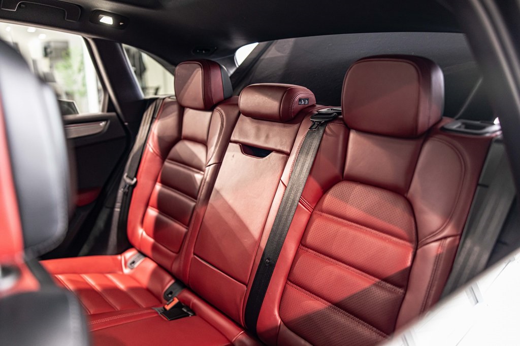 2023 PORSCHE MACAN - Image 32